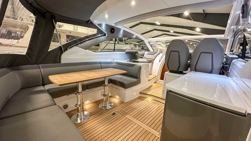 PRINCESS V40 (V40115) - Яхта на продажу