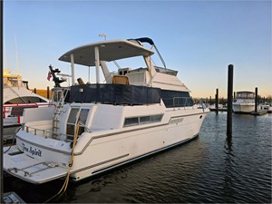 43' Carver 1995 430 Cockpit Motor Yacht 3 