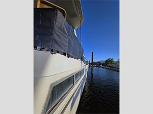 43' Carver 1995 430 Cockpit Motor Yacht 9 