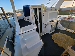 43' Carver 1995 430 Cockpit Motor Yacht 18 