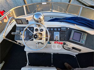 43' Carver 1995 430 Cockpit Motor Yacht 25 