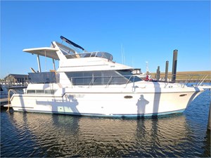 43' Carver 1995 430 Cockpit Motor Yacht 0 