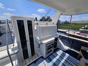 43' Carver 1995 430 Cockpit Motor Yacht 52 