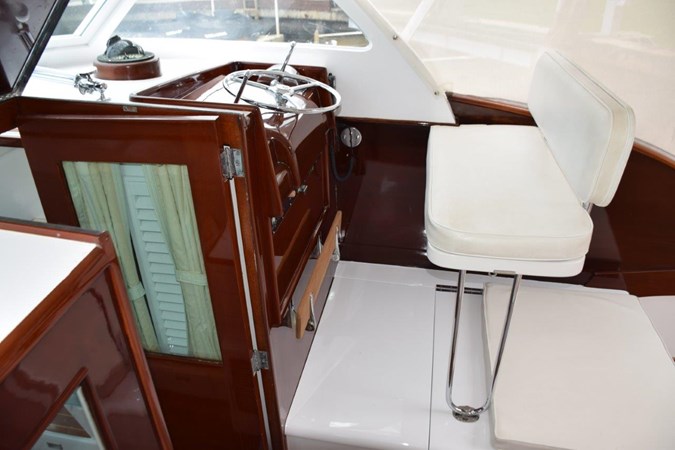 Helm bench seat