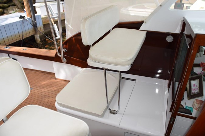 Companion bench seat