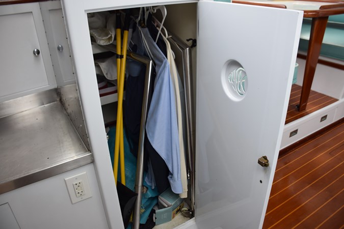 Hanging locker starboard