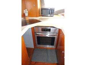 CHASING WATERFALLS 31 Galley Oven