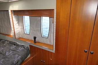 CHASING WATERFALLS 37 Port Master Outboard