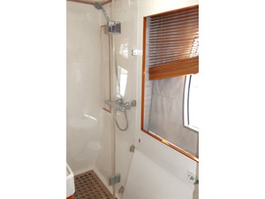 CHASING WATERFALLS 61 Starboard Aft Cabin Shower