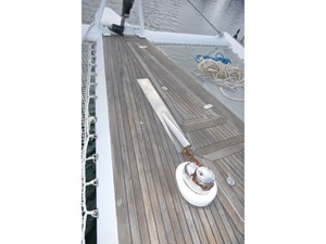 CHASING WATERFALLS 93 Deck Windlass