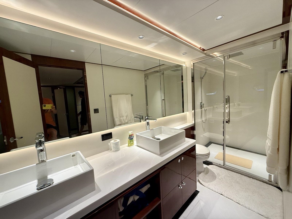 Heysea Astoria 108 - Master Cabin Ensuite