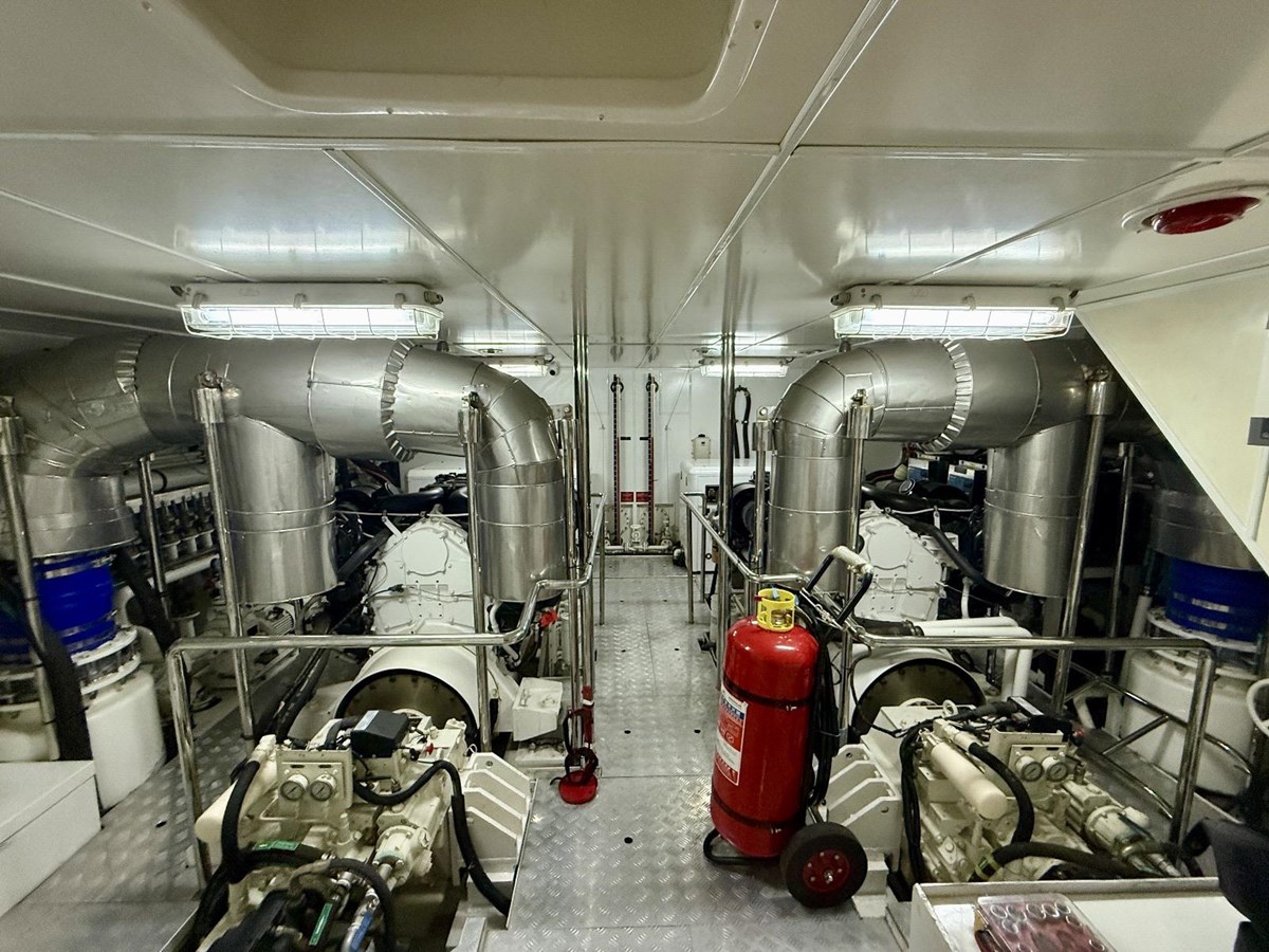 Heysea Astoria 108 - Engine Room