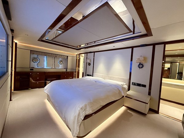 Heysea Astoria 108 - Master Cabin