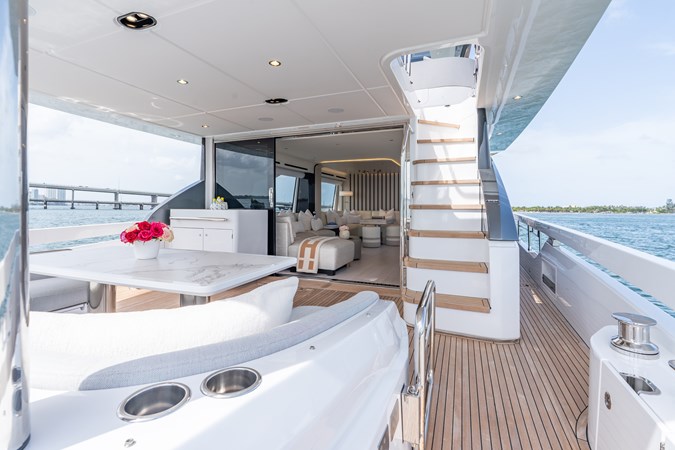 4 Euphoria Azimut 78 Cockpit 4 (3)