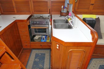 POLAR BEAR 8 Galley