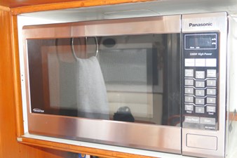 POLAR BEAR 10 Galley Microwave