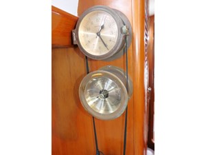 POLAR BEAR 16 Nav Clock Barometer