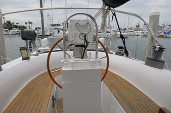 POLAR BEAR 31 Cockpit Aft