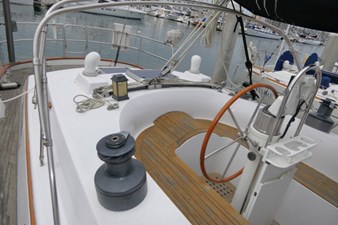 POLAR BEAR 32 Cockpit Aft