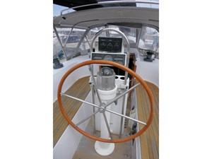 POLAR BEAR 36 Cockpit Pedestal