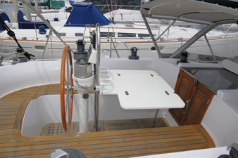 POLAR BEAR 39 Cockpit Table1