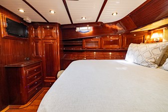 HOLLY ANN 70 HOLLY ANN 2010 VICEM 58/64  Motor Yacht Yacht MLS #482388 70