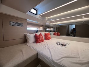 n/a 10 11. Jeanneau DB37OB