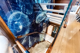 NORTHLAND 55 Stairs down to staterooms