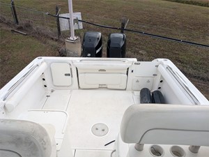 27' Wellcraft 2004 270 Coastal 13 