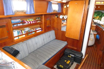 ATHENA 5 Salon Port Table Up