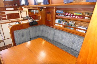ATHENA 11 Salon Aft Port