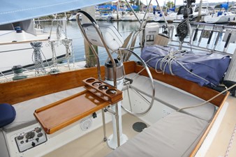 ATHENA 25 Cockpit Table
