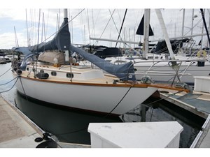 ATHENA 39 Dockside Bow Stbd