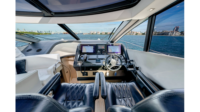 GRAVITAS - Yacht for sale