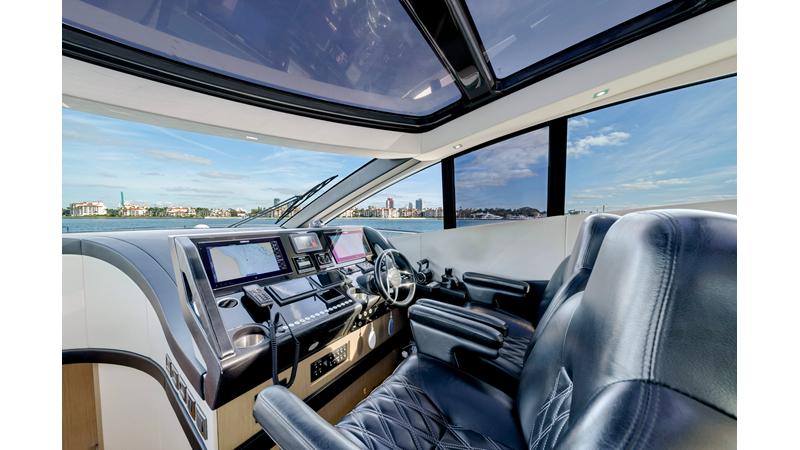 GRAVITAS - Yacht for sale