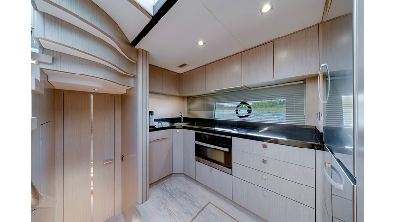 GRAVITAS - Yacht for sale