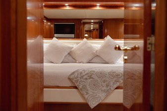 LADY MAUREEN 10 LADY MAUREEN 2006 FALCON Falcon 86 Motor Yacht Yacht MLS #482482 10