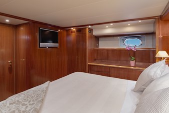 LADY MAUREEN 13 LADY MAUREEN 2006 FALCON Falcon 86 Motor Yacht Yacht MLS #482482 13