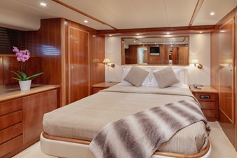 LADY MAUREEN 23 LADY MAUREEN 2006 FALCON Falcon 86 Motor Yacht Yacht MLS #482482 23