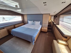 WHITE SWAN 14 Master Cabin