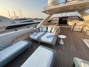 WHITE SWAN 5 Sun Deck