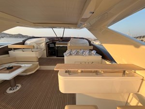 WHITE SWAN 6 Sun Deck