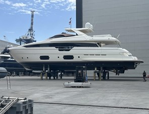 WHITE SWAN YACHT