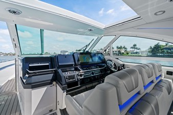 Lady Champagne II 29 