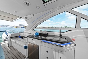 Lady Champagne II 34 