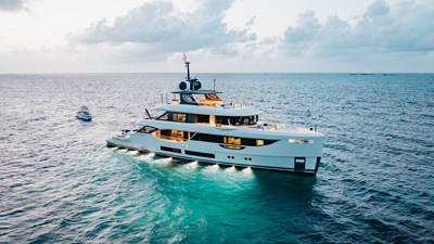 KING'S LAIR YACHT