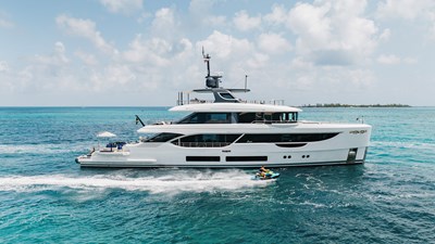 KING'S LAIR YACHT