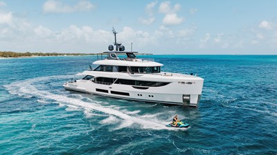 KING'S LAIR YACHT