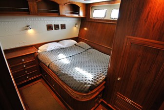 WANDERER 28 VIP Stateroom