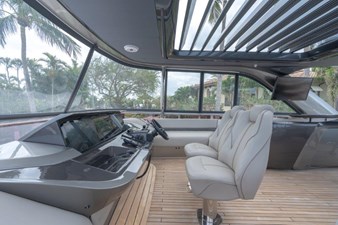 KAOS 30 Flybridge  2019 85 Princess 